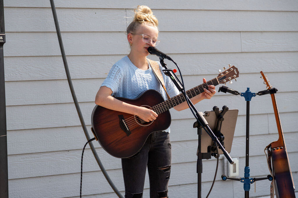 Experience the best live music in Glenwood, MN! Join us for an afternoon of local talent, award-winning wines, and stunning views.