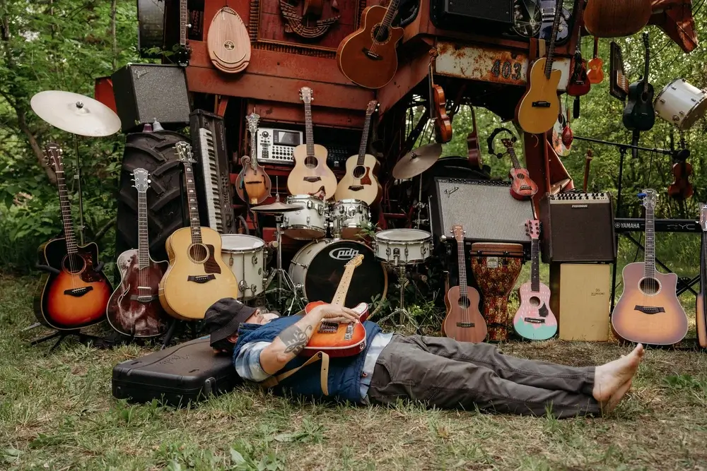 There is nothing quite like the combination of a glass of estate-grown, award-winning wine and the sound of local artists performing live. At Rolling Forks Vineyards, we host a rotating lineup of the region’s best musicians, offering everything from acoustic folk and jazz to soulful blues.