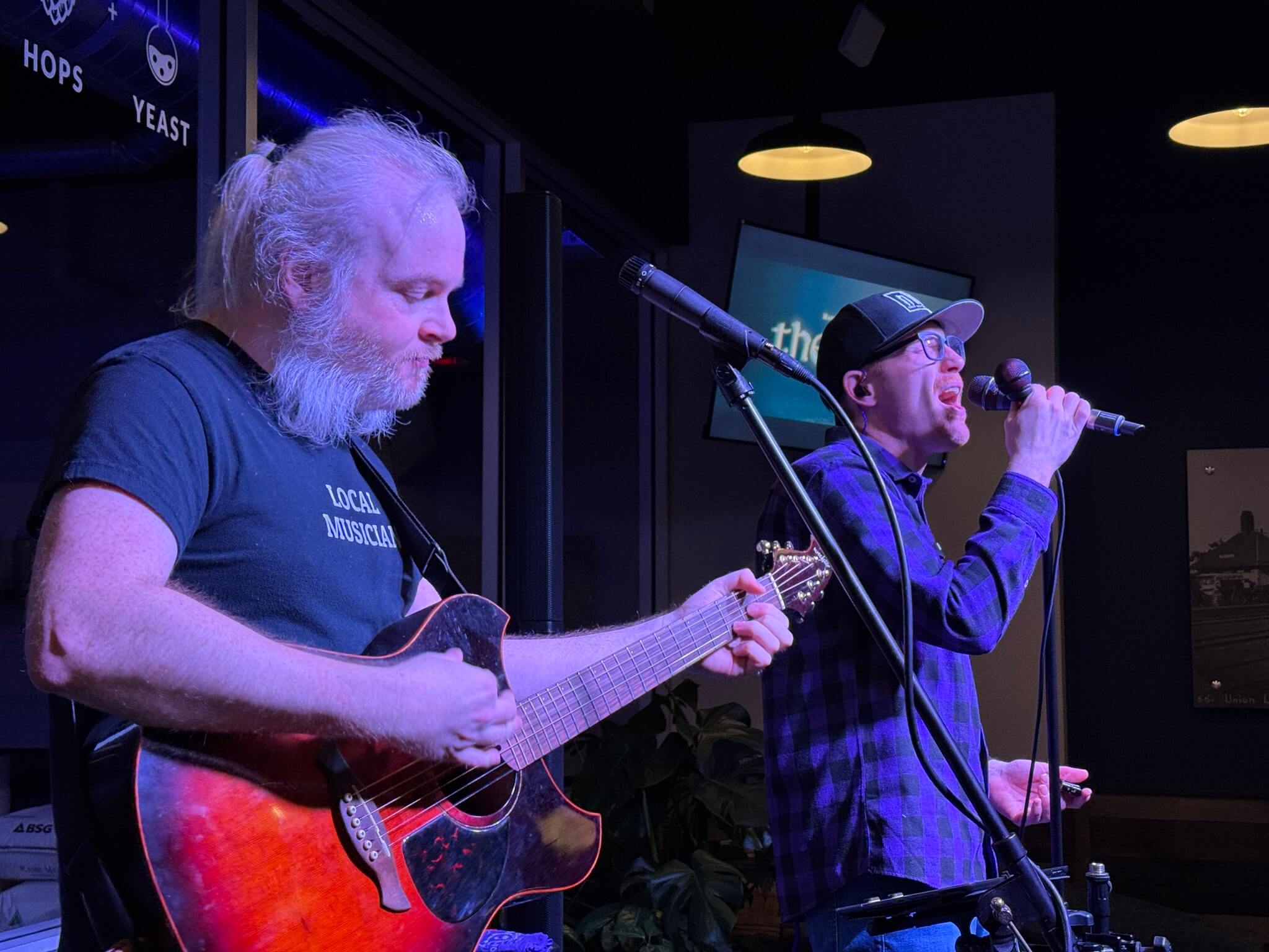 There is nothing quite like the combination of a glass of estate-grown, award-winning wine and the sound of local artists performing live. At Rolling Forks Vineyards, we host a rotating lineup of the region’s best musicians, offering everything from acoustic folk and jazz to soulful blues.